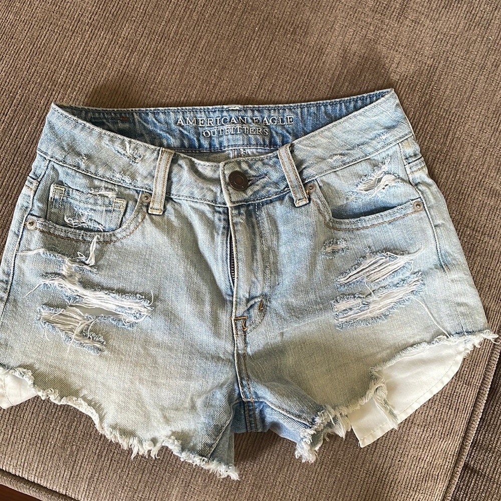 Vintage light wash American Eagle outfitters jean shorts. From 2014 size 0